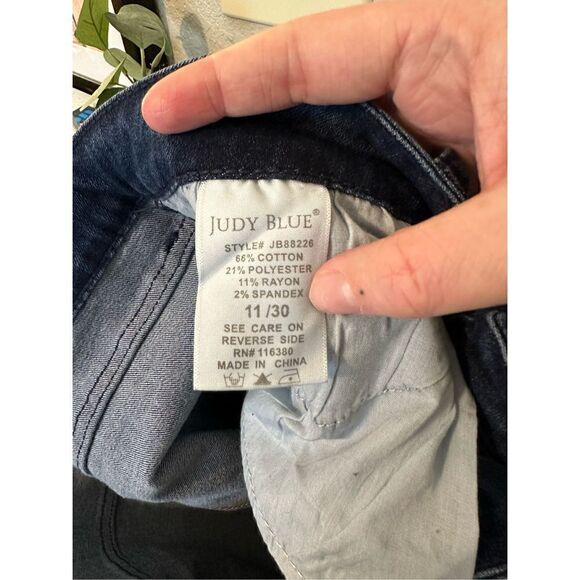 NWT Judy Blue Mid Rise Relaxed Fit Speckled Mineral Wash Jeans Size 11 / 30 JB88 - Picture 9 of 10